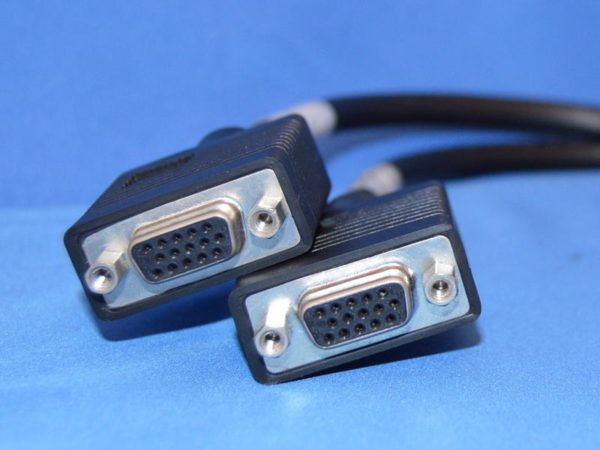 33889 Tripp Lite DVI A M to x2 hD15 F AdapterSplitter Cable